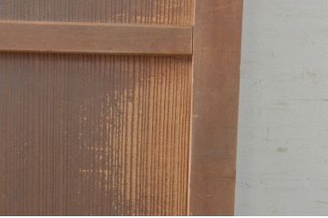アンティーク建具　上手物!!　美しい柾目　鍵付き横桟板戸1枚(舞良戸、帯戸、引き戸)(R-065509)