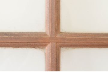 アンティーク建具　上手物!!両面面取り加工　温かみのある木味が魅力のガラス戸2枚セット(引き戸、格子戸、マス目)(R-065510)