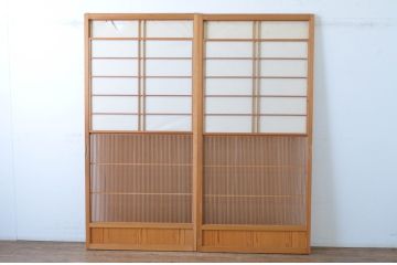 ビンテージ建具　上げ下げできる障子付き　和テイストのお部屋作りにお勧めな格子戸2枚セット(ヴィンテージ、引き戸、障子戸)(R-065513)