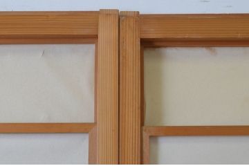 ビンテージ建具　上げ下げできる障子付き　和テイストのお部屋作りにお勧めな格子戸2枚セット(ヴィンテージ、引き戸、障子戸)(R-065513)