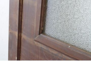 アンティーク建具　1枚板をくり抜いたレトロな雰囲気のガラスドア1枚(ガラス扉、木製ドア、扉)(R-065514)