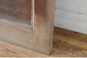 アンティーク建具　1枚板をくり抜いたレトロな雰囲気のガラスドア1枚(ガラス扉、木製ドア、扉)(R-065514)