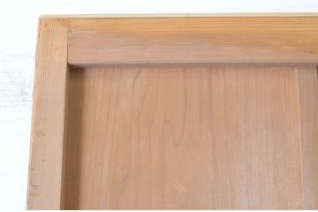 アンティーク建具　無双窓とくぐり戸付き　経年を感じさせる木味が魅力の引き戸1枚(潜戸、潜り戸)(R-065521)