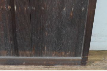 アンティーク建具　経年を感じる木肌が味わい深い無双付きの雨戸1枚(引き戸、板戸)(R-065522)