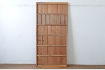 アンティーク建具　経年を感じる木肌が味わい深い無双付きの雨戸1枚(引き戸、板戸)(R-065522)