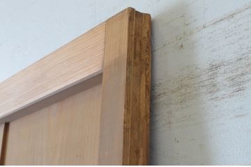 アンティーク建具　経年を感じる木肌が味わい深い無双付きの雨戸1枚(引き戸、板戸)(R-065522)