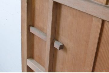 アンティーク建具　経年を感じる木肌が味わい深い無双付きの雨戸1枚(引き戸、板戸)(R-065522)
