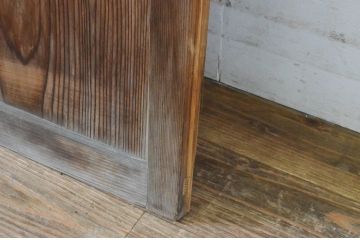アンティーク建具　経年を感じる木肌が味わい深い無双付きの雨戸1枚(引き戸、板戸)(R-065523)