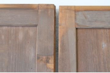 ビンテージ建具　経年を感じさせる木味が魅力の雨戸2枚セット(板戸、引き戸、ヴィンテージ)(R-065525)