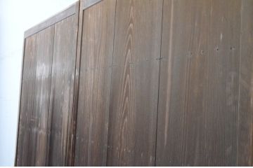 ビンテージ建具　経年を感じさせる木味が魅力の雨戸2枚セット(板戸、引き戸、ヴィンテージ)(R-065525)