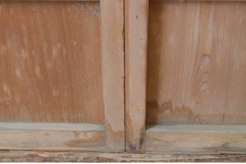 ビンテージ建具　経年を感じさせる木味が魅力の雨戸2枚セット(板戸、引き戸、ヴィンテージ)(R-065525)