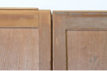 ビンテージ建具　経年を感じさせる木味が魅力の雨戸2枚セット(板戸、引き戸、ヴィンテージ)(R-065527)
