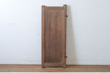 アンティーク建具　杉材　経年を感じる木肌が魅力のくぐり戸(潜戸、潜り戸、木製扉、小扉)(R-065528)