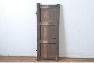 アンティーク建具　杉材　経年を感じる木肌が魅力のくぐり戸(潜戸、潜り戸、木製扉、小扉)(R-065528)
