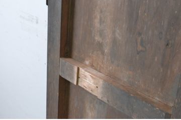 アンティーク建具　杉材　経年を感じる木肌が魅力のくぐり戸(潜戸、潜り戸、木製扉、小扉)(R-065528)