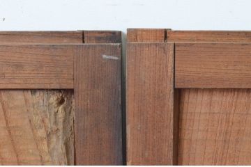 アンティーク建具　総欅(ケヤキ)材　温かみのある木が味わい深いシンプルな引き戸2枚セット(板戸、窓)(R-065531)