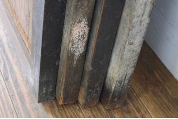 アンティーク建具　すすけた味わいが渋さを感じる板戸4枚セット(引き戸、窓)(R-065537)
