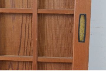 アンティーク建具　升目格子から覗く木目が美しい板戸の窓2枚セット(きつね格子、狐格子、マス目、格子戸、引き戸)(R-065538)