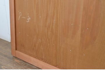 アンティーク建具　升目格子から覗く木目が美しい板戸の窓2枚セット(きつね格子、狐格子、マス目、格子戸、引き戸)(R-065538)