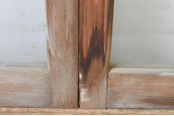 アンティーク建具　経年を感じさせる古い木味が魅力のガラス窓2枚セット(引き戸、ガラス戸)(R-065542)