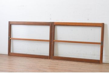 アンティーク建具　昭和レトロな雰囲気のお部屋作りにお勧めなモールガラス窓2枚セット(引き戸、ガラス戸)(R-065544)