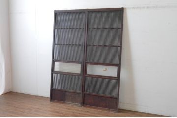 アンティーク建具　上手物　腰板欅(ケヤキ)材　趣のある色合いが魅力の幅狭格子戸2枚セット(引き戸、ガラス戸、ガラス帯戸)(R-065547)
