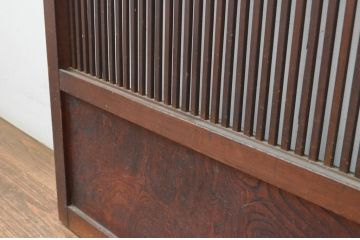 アンティーク建具　腰板欅(ケヤキ)材　時代の流れを感じさせる色合いが魅力の幅狭格子戸2枚セット(引き戸、ガラス帯戸)(R-065557)