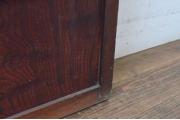 アンティーク建具　腰板欅(ケヤキ)材　時代の流れを感じさせる色合いが魅力の幅狭格子戸2枚セット(引き戸、ガラス帯戸)(R-065557)