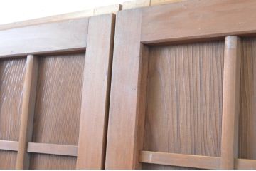 アンティーク建具　鏡付き　どこか懐かしい雰囲気を感じる升目格子戸2枚セット(きつね格子、狐格子、引き戸、マス目、板戸)(R-065558)