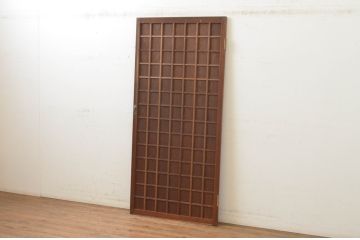 アンティーク建具　どこか懐かしい雰囲気を感じる升目格子戸1枚(きつね格子、狐格子、木製扉、マス目、ドア、板戸)(R-065559)