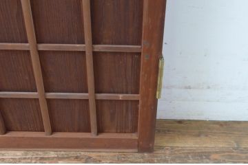 アンティーク建具　どこか懐かしい雰囲気を感じる升目格子戸1枚(きつね格子、狐格子、木製扉、マス目、ドア、板戸)(R-065559)