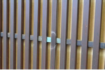 アンティーク建具　希少デザイン!!横桟が真鍮(しんちゅう)製の幅狭格子戸4枚セット(引き戸、格子戸、障子戸、裏障子)(R-065564)