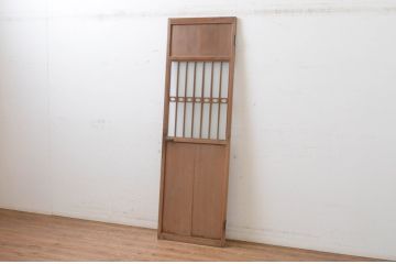 アンティーク建具　上品な透かし彫りがアクセントの幅狭ガラス扉1枚(木製扉、ガラスドア)(R-065565)
