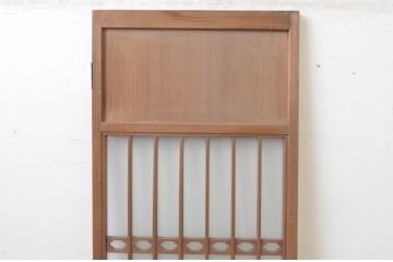 アンティーク建具　上品な透かし彫りがアクセントの幅狭ガラス扉1枚(木製扉、ガラスドア)(R-065565)