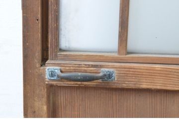 アンティーク建具　上品な透かし彫りがアクセントの幅狭ガラス扉1枚(木製扉、ガラスドア)(R-065566)