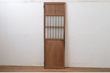 アンティーク建具　上品な透かし彫りがアクセントの幅狭ガラス扉1枚(木製扉、ガラスドア)(R-065566)