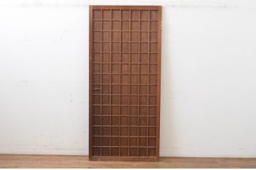 アンティーク建具　升目(マス目)格子から覗く木目が美しい板戸扉1枚(きつね格子、狐格子、木製扉、ドア)(R-065568)
