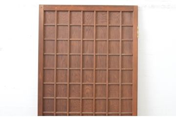 アンティーク建具　升目(マス目)格子から覗く木目が美しい板戸扉1枚(きつね格子、狐格子、木製扉、ドア)(R-065568)