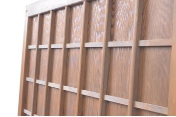 アンティーク建具　升目(マス目)格子から覗く木目が美しい板戸扉1枚(きつね格子、狐格子、木製扉、ドア)(R-065568)