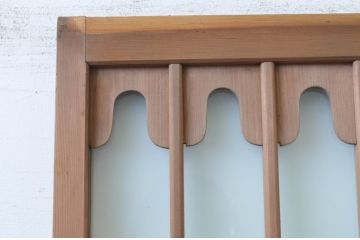 アンティーク建具　透かし彫りがかわいいおしゃれな幅狭板戸2枚セット(ガラス戸、引き戸)(R-065569)