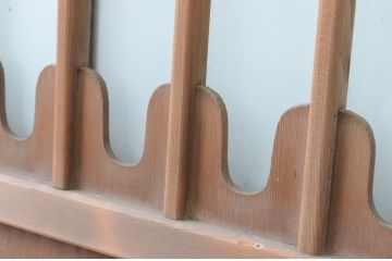 アンティーク建具　透かし彫りがかわいいおしゃれな幅狭板戸2枚セット(ガラス戸、引き戸)(R-065569)