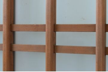 アンティーク建具　透かし彫りがかわいいおしゃれな幅狭板戸2枚セット(ガラス戸、引き戸)(R-065569)