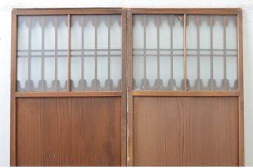 アンティーク建具　透かし彫りがかわいいおしゃれな幅狭板戸2枚セット(ガラス戸、引き戸)(R-065569)