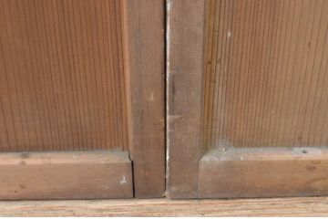アンティーク建具　透かし彫りがかわいいおしゃれな幅狭板戸2枚セット(ガラス戸、引き戸)(R-065569)