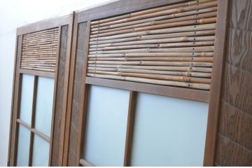 アンティーク建具　上手物!!　和の空間づくりにお勧めな古い数寄屋のガラス戸2枚セット(引き戸、板戸)(R-065570)