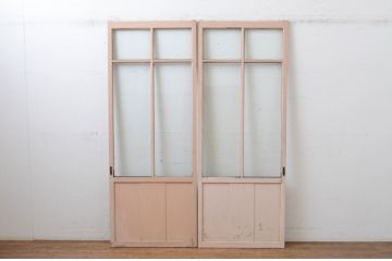 アンティーク建具　ペイント仕上げ限定　レトロな雰囲気の幅狭ガラス戸2枚セット(引き戸)(R-065571)