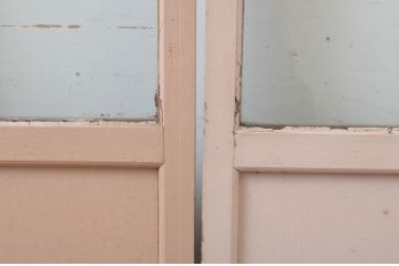 アンティーク建具　ペイント仕上げ限定　レトロな雰囲気の幅狭ガラス戸2枚セット(引き戸)(R-065571)