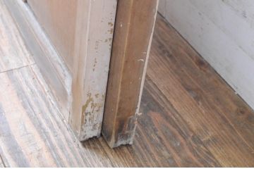 アンティーク建具　ペイント仕上げ限定　レトロな雰囲気の幅狭ガラス戸2枚セット(引き戸)(R-065571)