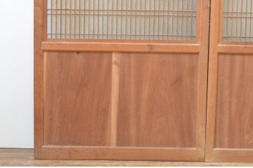 アンティーク建具　上手物!!和の空間を演出する欅(ケヤキ)板のガラス帯戸2枚セット(引き戸、板戸)(R-065578)