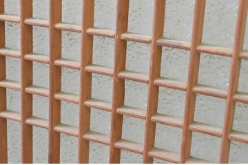 アンティーク建具　上手物!!和の空間を演出する欅(ケヤキ)板のガラス帯戸2枚セット(引き戸、板戸)(R-065578)
